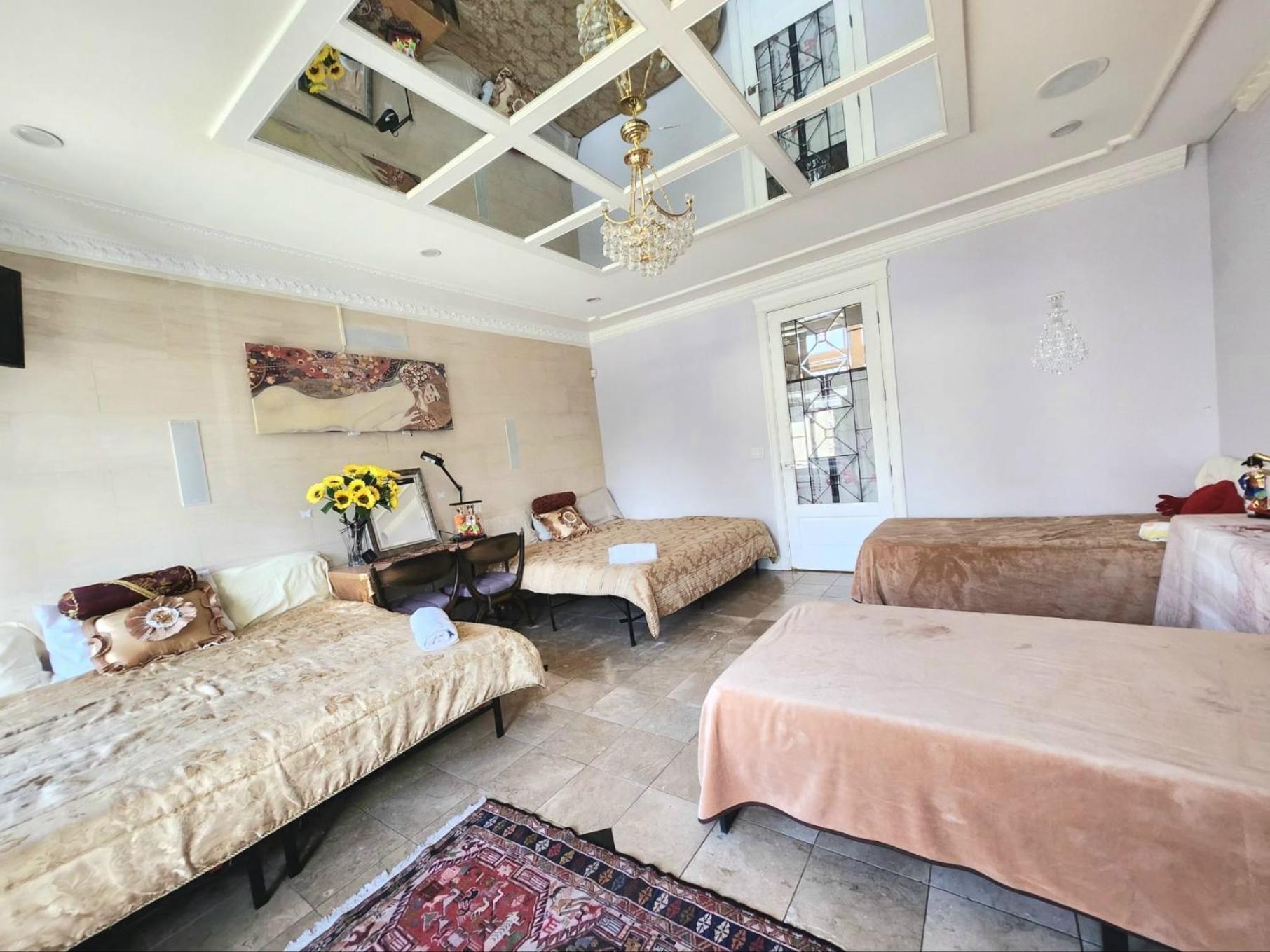 Empress Palace Hotel Surrey Bagian luar foto