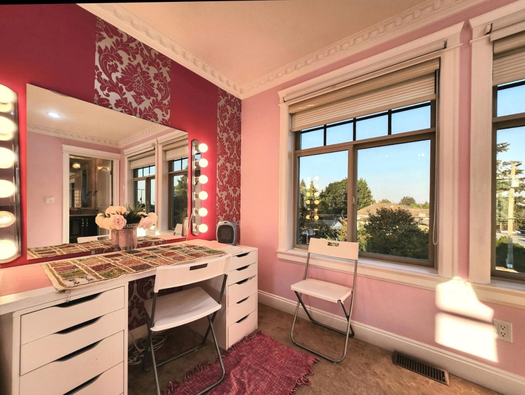 Empress Palace Hotel Surrey Bagian luar foto