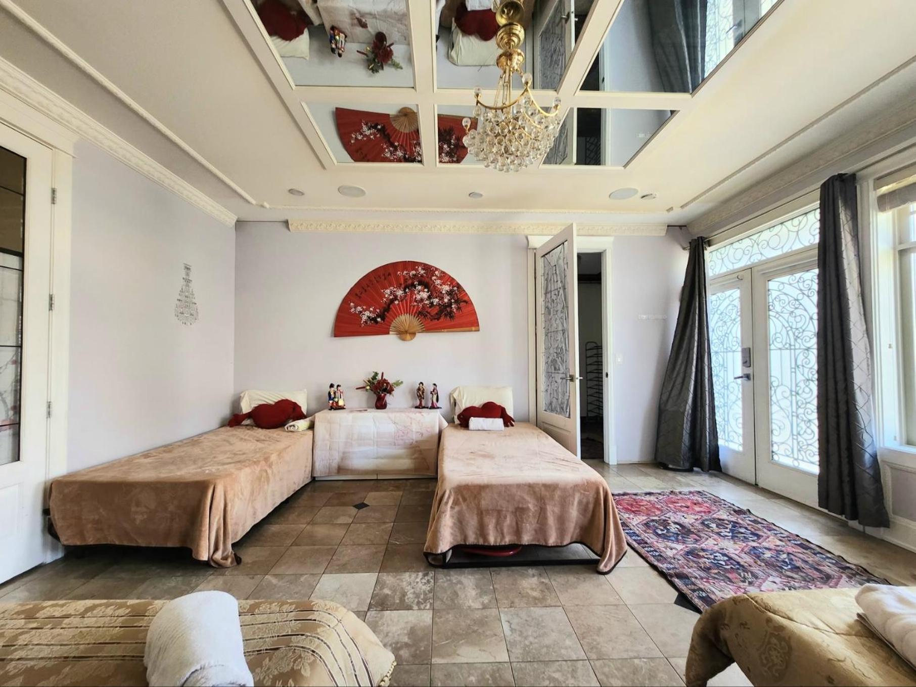 Empress Palace Hotel Surrey Bagian luar foto